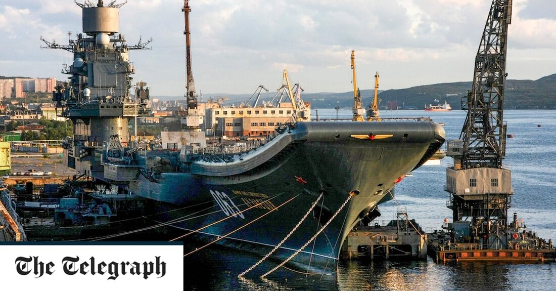 Russlands einziger Flugzeugträger fing am Donnerstag Feuer, nur wenige Monate bevor er nach langwierigen Reparaturen wieder in See stechen sollte.Die Admiral Kuznetsov stand kurz davor, nach jahrelangen Reparaturen wieder an die russische Marine entlassen zu werden, als sie Feuer fing, sagte Alexei Rakhmanov, Leiter der staatlichen United Shipbuilding Corporation (USC), gegenüber der russischen Nachrichtenagentur RIA Novosti.„Während der Reparatur ist ein kleines Problem aufgetreten“, sagte Herr Rakhmanov. „Der Brand ist gelöscht. Alle Feuermelder funktionierten nominell. Es gibt keine Verletzten oder Schäden.“Laut der Nachrichtenagentur Tass wurden am frühen Donnerstagmorgen etwa 20 Menschen von dem Schiff evakuiert, das im Trockendock in der arktischen &hellip;