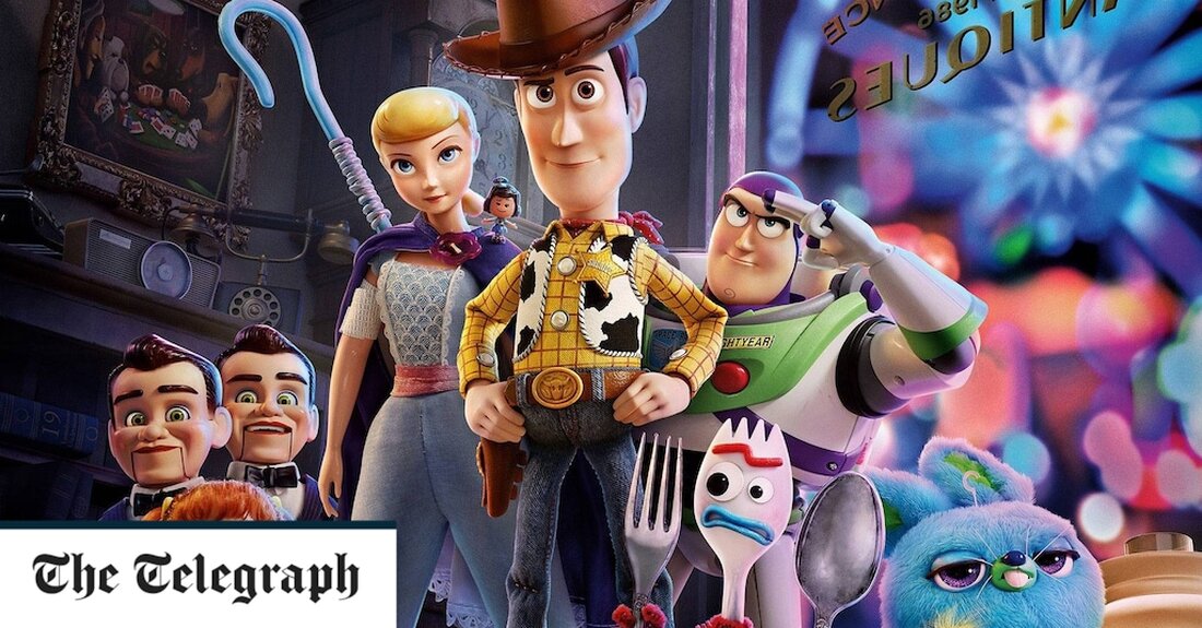 Laut Unternehmensmitarbeitern, die sagten, dass Handlungsstränge und Charaktere von nervösen Führungskräften herausgeschnitten wurden, hat Disney „offensichtlich schwule Zuneigung“ aus seinen Pixar-Filmen zensiert. Ein Brief von „den LGBTQIA+-Mitarbeitern von Pixar und ihren Verbündeten“ kritisierte die Chefs von Disney, das Pixar 2006 kaufte. Pixar ist das Studio hinter Kassenschlagern wie den Franchise-Unternehmen Toy Story, Cars und Monsters Inc. In dem Brief heißt es: „Wir bei Pixar haben persönlich wunderschöne Geschichten voller unterschiedlicher Charaktere miterlebt, die aus Disney-Unternehmensrezensionen zurückgekommen sind, die zu Krümel dessen zerkleinert wurden, was sie einmal waren. „Fast jeder Moment offenkundig schwuler Zuneigung wird auf Disneys Geheiß geschnitten, unabhängig davon, &hellip;