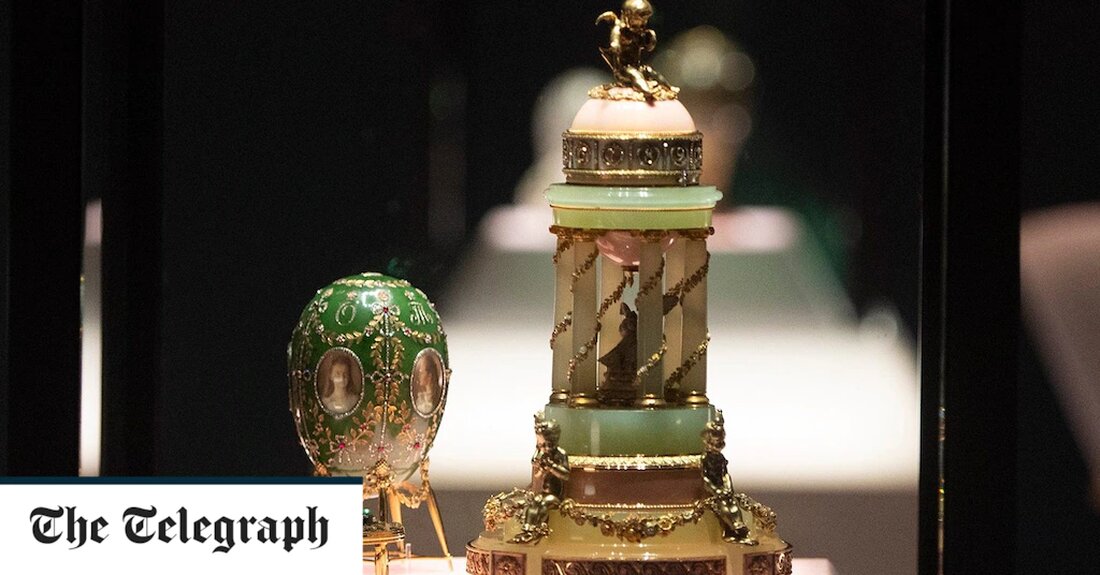 Ukrainekrieg &#8211; Sonderartikel Experten des Finanzministeriums wurden beauftragt, über das Schicksal der russischen Fabergé-Eier zu entscheiden, nachdem das V&#038;A-Museum in ein Rätsel über einen möglichen Verstoß gegen Sanktionen durch die Rückgabe der unbezahlbaren Objekte geraten war. Das Museum hat kürzlich für eine Ausstellung Stücke von russischen Institutionen ausgeliehen. Aber da die Show jetzt vorbei ist, stand sie vor einem Dilemma, Eigentum im Wert von Millionen an einen Paria-Staat zurückzugeben, und die Kulturbeamten in Whitehall waren nicht in der Lage, eine Antwort zu geben. Finanzexperten des Office of Financial Sanctions Implementation (OFSI) wurden nun beauftragt, über die Zukunft der Faberge-Eier zu &hellip;