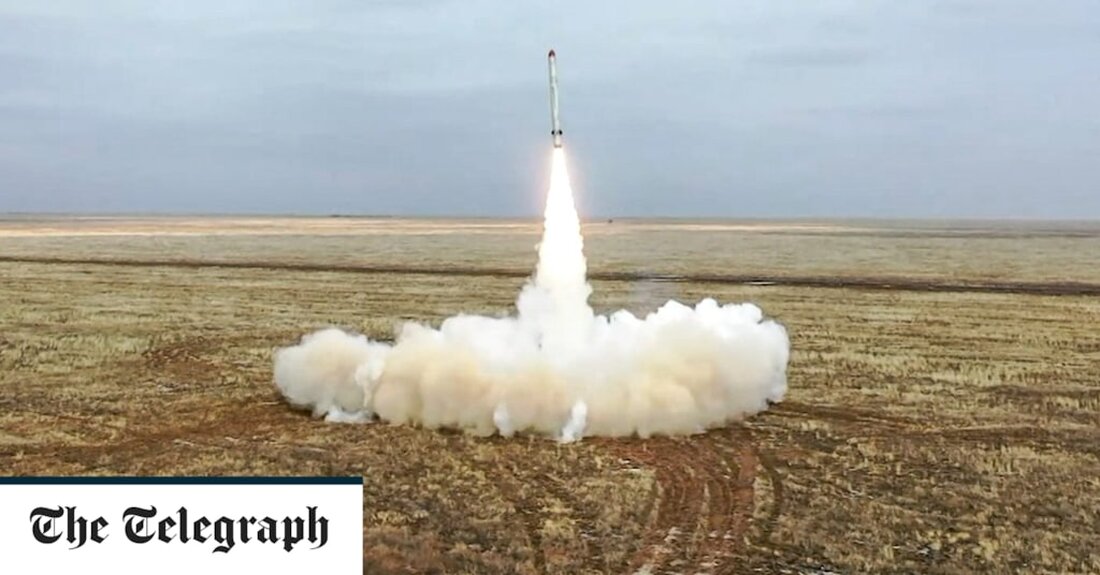 Wladimir Putin hat diese Woche das Gespenst eines Atomkriegs heraufbeschworen, nachdem er den Westen an Russlands mächtiges Arsenal erinnert hatte, als er seine Absicht erklärte, in die Ukraine einzudringen. „Wer auch immer versucht, uns daran zu hindern, sollte wissen, dass Russland sofort reagieren wird“, sagte Putin in seiner Ansprache an die Nation. Und es wird Sie zu solchen Konsequenzen führen, die Sie in Ihrer Geschichte noch nie erlebt haben“, fügte er in einer verschleierten Drohung hinzu . Obwohl Russland seine Bestände aus den Höhepunkten des Kalten Krieges erheblich reduziert hat, unterhält es immer noch den größten Bestand an Atomsprengköpfen der &hellip;