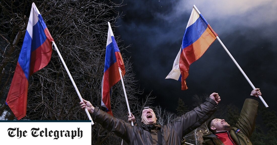Die Westmächte reagierten schnell auf die Entscheidung des russischen Präsidenten Wladimir Putin, die Unabhängigkeit der beiden selbsternannten Republiken in der Ostukraine anzuerkennen, verurteilten Moskau und forderten Sanktionen. Trotz der Warnungen Europas vor einem solchen Schritt hatte Herr Putin seine Entscheidung zuvor in Telefonaten mit den Führern Deutschlands und Frankreichs angekündigt, die beide ihre Opposition zum Ausdruck brachten. Die Vereinigten Staaten kündigen Sanktionen an US-Außenminister Antony Blinken twitterte, die Entscheidung von Herrn Putin erfordere „eine schnelle und entschlossene Reaktion, und wir werden in Abstimmung mit den Partnern geeignete Schritte unternehmen“. Die USA kündigten Finanzsanktionen gegen die von Russland neu anerkannten Rebellengebiete &hellip;