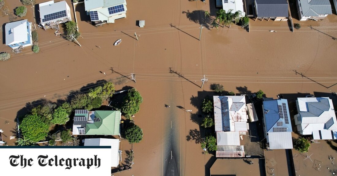 Flutwarnungen erstreckten sich am Dienstag über Australiens Ostküste, und Zehntausende von Einwohnern Sydneys flohen über Nacht aus ihren Häusern, als sintflutartige Regenfälle erneut die größte Stadt des Landes heimsuchten und Sturzfluten verursachten. Australiens östliche Flüsse waren bereits fast voll, nachdem es in den letzten Wochen in mehreren Teilen der Bundesstaaten Queensland und New South Wales Rekordregen gegeben hatte, die Städte abschnitten und Farmen, Vieh und Straßen wegfegten. Ein Mann und eine Frau wurden am Dienstag in der Nähe eines verlassenen Autos in einem Regenwasserkanal im Westen Sydneys tot aufgefunden, teilten die Behörden mit, während die Polizei von Queensland den Tod &hellip;