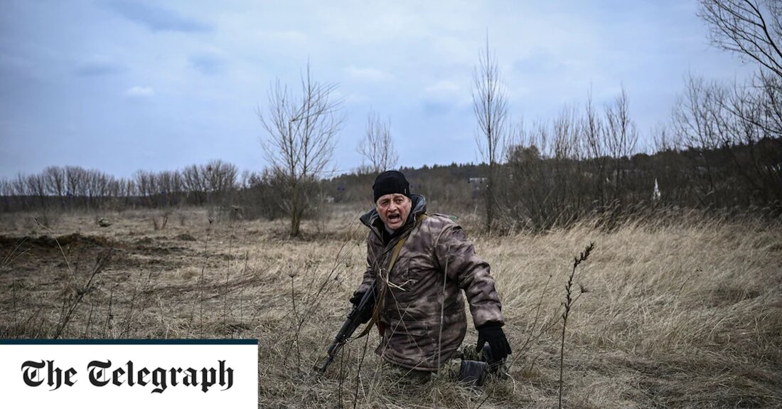 Wenige mögen Sir Lindsay Hoyles unschuldigen Ausrutscher bemerkt haben, als er Wolodomyr Zelensky dem Unterhaus vorstellte und „Die Ukraine“ erwähnte. Der Name selbst bedeutet Grenzland, Grenze, und es gibt ähnlich benannte Gebiete wie „Krajina“ in Kroatien. Das Hinzufügen von „the“ deutet darauf hin, dass es die Grenze von jemand anderem ist, Russland, und nicht ein freier und unabhängiger Staat. Die Ukraine ist zwar ein Grenzland, aber es ist das Grenzland Europas, das vor den „Toren Europas“ liegt. Seine weiten Ebenen fungierten als Brücke zwischen dem Schwarzen Meer und der Ostsee und machten es zu einem strategisch wünschenswerten Gebiet, das es &hellip;