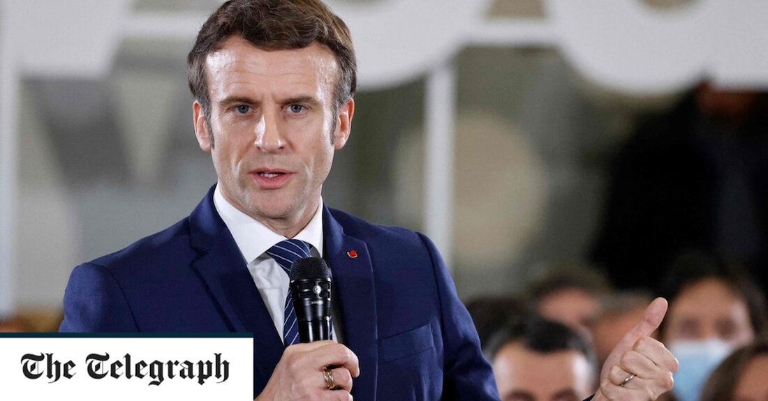 Emmanuel Macron wird das offizielle Rentenalter von 62 auf 65 Jahre anheben, wenn er wiedergewählt wird, bestätigte seine Regierung am Donnerstag, in einem kontroversen Schritt, der wahrscheinlich eine angespannte Rentendebatte wieder entfachen wird, die in seiner ersten Amtszeit monatelange Monsterstreiks ausgelöst hat. Nachdem er zu Beginn seiner fünfjährigen Amtszeit unternehmensfreundliche Arbeitsreformen erlassen hatte, hatte Herr Macron gehofft, Frankreichs großzügige und schwerfällige Renten zu überholen und die 42 separaten Systeme des Landes in der größten Umstrukturierung seither zu einem punktebasierten „universellen“ System zusammenzuführen der zweite Weltkrieg. Sein ursprünglicher Vorschlag machte die Gewerkschaften jedoch wütend und löste kurz vor dem Ausbruch der &hellip;