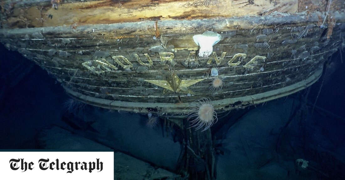 Eines der am besten erhaltenen Schiffe der Welt wurde 107 Jahre nach seinem Untergang von Wissenschaftlern entdeckt. Das Schiff des Antarktisforschers Sir Ernest Shackleton, die Endurance, wurde auf dem Grund des Wedellmeeres freigelegt. Shackleton und seine Crew waren gezwungen, eine heldenhafte Flucht auf das Eis zu unternehmen, nachdem es ihr Schiff zerquetscht und 1915 versenkt hatte. Ein Team aus Meeresarchäologen und -technikern hat es mit Unterwasserdrohnen geortet und bei der Suche über zwei Wochen lang gegen Eis und eisige Temperaturen gekämpft. Das Filmmaterial zeigt das Schiff in überraschend gutem Zustand, wie es aufrecht über dem Meeresboden sitzt. „Ohne Übertreibung ist &hellip;
