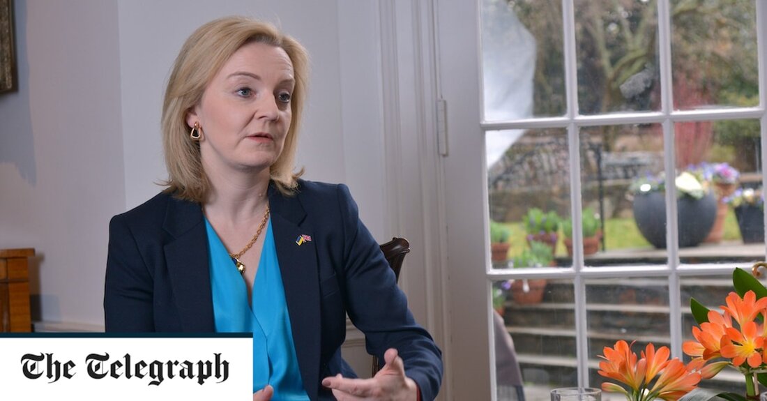 Ukrainekrieg &#8211; Sonderartikel Liz Truss hat eine „Verschärfung der Ratsche“ gegen Wladimir Putin mit weiteren Sanktionen durch westliche Verbündete gefordert und davor gewarnt, dass der russische Präsident „immer extremere Gewalt“ anwenden könnte. In einem Interview mit The Telegraph sagte der Außenminister, es sei an der Zeit, nach dem schrecklichen Angriff auf ein Entbindungsheim in Mariupol „stark und hart“ gegenüber Putin zu sein. Frau Truss sagte, Putin dürfe keine Zugeständnisse gemacht werden und er müsse in der Ukraine „als Verlierer angesehen werden“, und forderte den vollständigen Ausschluss Russlands aus dem internationalen Swift-Zahlungssystem und ein Ende der russischen Öl- und Gasabhängigkeit in &hellip;