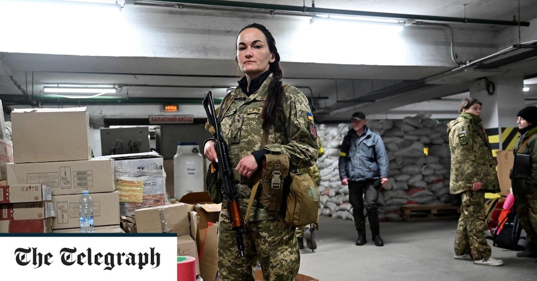 Guten Tag. Die Ukraine hat russische Streitkräfte beschuldigt, bei einem weiteren offensichtlichen Angriff auf zivile Ziele eine psychiatrische Klinik in der Nähe der östlichen Stadt Izyum getroffen zu haben. Der Angriff erfolgte, als Wladimir Putin andeutete, dass es bei den Gesprächen mit der Ukraine Fortschritte geben könnte. Hier sind die wichtigsten Entwicklungen heute Morgen, und Sie können Verfolgen Sie die neuesten Nachrichten in unserem Liveblog und Hören Sie sich die neueste Folge unseres täglichen Ukraine-Podcasts an. 1. Psychiatrisches Krankenhaus bombardiert Die Ukraine hat russische Streitkräfte beschuldigt, ein psychiatrisches Krankenhaus in der Nähe der Stadt Izyum getroffen zu haben, aber zum &hellip;