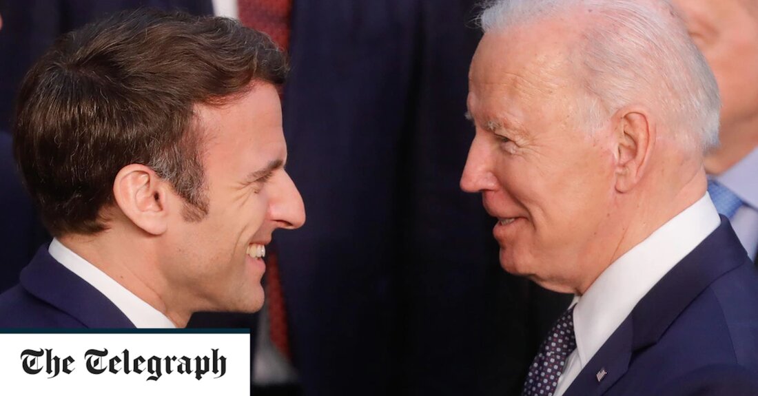 Ukrainekrieg &#8211; Sonderartikel Joe Biden sieht sich einer internationalen Gegenreaktion seiner eigenen Verbündeten gegenüber, nachdem er einen Regimewechsel in Russland gefordert hat. Emmanuel Macron führte einen Chor der Missbilligung nach den Äußerungen des US-Präsidenten an, in denen er Wladimir Putin einen „Schlächter“ nannte und darauf bestand, dass der russische Ministerpräsident „nicht an der Macht bleiben kann“. Downing Street sagte, es sei Sache des russischen Volkes, seinen Führer zu wählen, während Herr Bidens eigener Außenminister dem Präsidenten widersprach, um die diplomatischen Folgen zu begrenzen. Die emotionale Rede des Präsidenten in Polen am Samstag belastete sein Verhältnis zu den westlichen Verbündeten und &hellip;