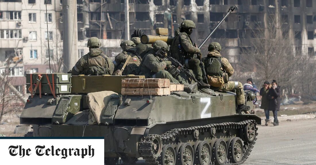 Das Zeigen des Buchstabens Z, um die russische Invasion in der Ukraine zu unterstützen, könnte in Deutschland illegal sein, warnte die Regierung des Landes am Montag. Anhänger von Wladimir Putin haben den Buchstaben Z als Symbol übernommen, nachdem er in der Anfangsphase des Konflikts auf Panzern und Militärfahrzeugen markiert war. Während die Verwendung des Symbols weitgehend auf Russland beschränkt war, wurde es bei Pro-Kriegs-Kundgebungen in Deutschland auf Autos geklebt – aber das könnte eine kriminelle Handlung sein, die zu einer fünfjährigen Gefängnisstrafe führen kann, so das deutsche Innenministerium genannt. Pro-Putin-Graffiti an der Londoner Haustür „Der Buchstabe Z als solcher ist &hellip;