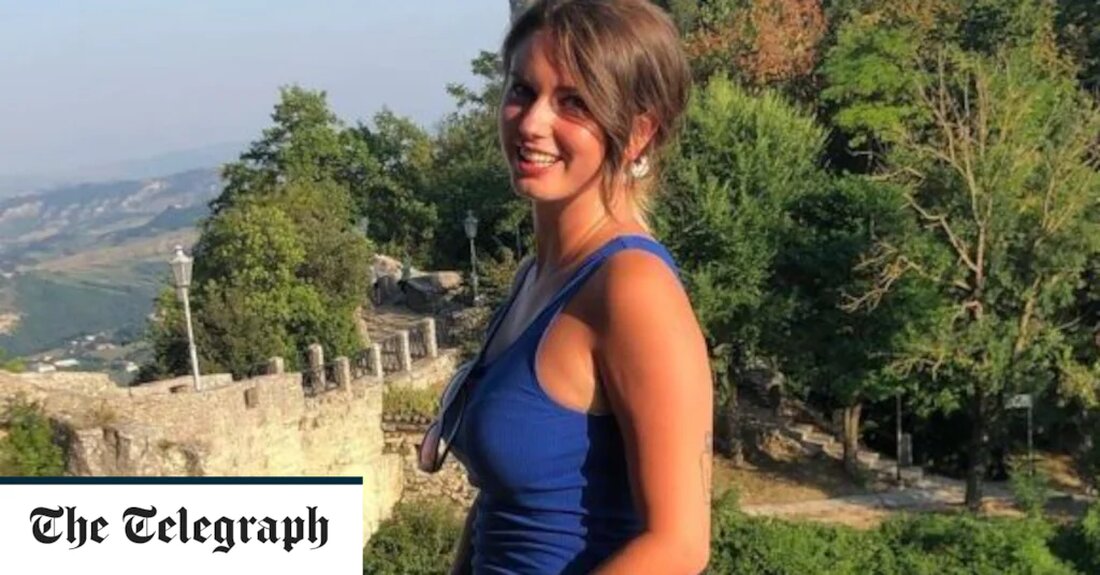 Ein Mann, der einen italienisch-niederländischen Pornostar ermordet und sich dann als sie ausgab, um Journalisten von der Fährte abzubringen, wurde am Dienstag festgenommen, nachdem er gestanden hatte, sie in mehr als ein Dutzend Stücke zerhackt und in einem Gefrierschrank in ihrem Haus aufbewahrt zu haben. Die Polizei sagte, der Mailänder Bankangestellte Davide Fontana, 43, habe zugegeben, Carol Maltesi, eine 26-jährige Künstlerin namens Charlotte Angie, im Januar mit einem Hammer getötet zu haben. Herr Fontana, ihr Nachbar und Freund, schnitt sie dann in Stücke und legte die zerstückelte Leiche in einen Gefrierschrank, den er in ihrem Haus installierte, zahlte ihr sogar &hellip;