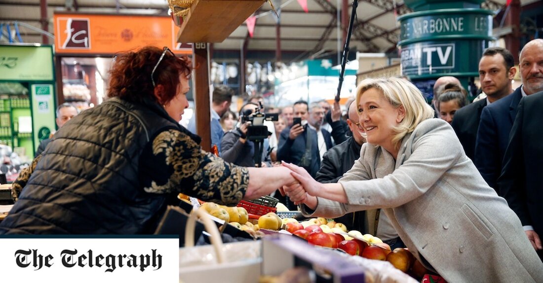 Umgeben von stämmigen Leibwächtern mit rasierten Köpfen und lokalen Bewunderern auf der Suche nach Selfies wurde Marine Le Pen bei ihrem letzten Wahlkampfstopp vor Beginn der französischen Wahlen an diesem Wochenende wie eine Heldin empfangen, als sie durch eine Markthalle in Narbonne im Südwesten Frankreichs ging. Auf die Frage von The Telegraph, was sie von ihrem Hauptkonkurrenten Emmanuel Macron halte, der die Chance ihres Sieges mit dem Brexit verglich, wiederholte die 53-jährige Nationalistin ein Mantra von ihrer letzten Kundgebung am Vorabend: „Wenn das Volk wählt, gewinnt das Volk. &#8222; Am Sonntag werden die Wähler hier zwei Finalisten wählen, die um &hellip;