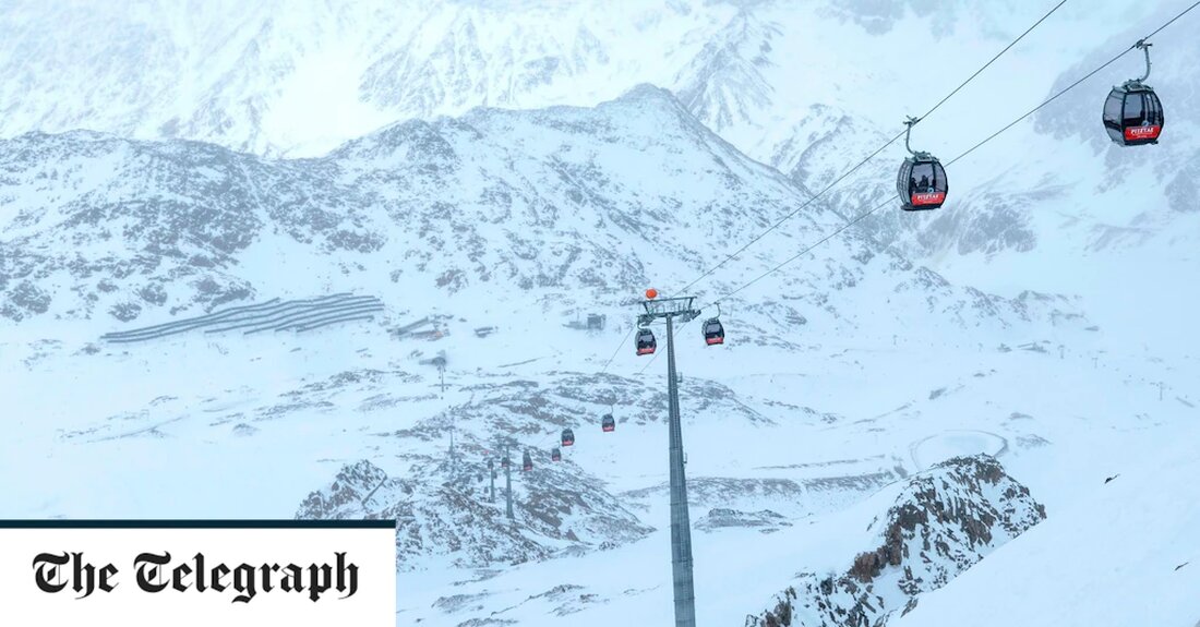 Pläne, einen österreichischen Gletscher zu sprengen, um zwei alpine Skigebiete zusammenzulegen, wurden am Freitag von Tausenden abgelehnt, die in der Opposition auf Innsbrucks Straßen gingen. Die Fusion würde die Sprengung und Entfernung von mehr als 750.000 Kubikmetern Schnee, Fels und Eis vom Berghang beinhalten, um Platz für neue Pisten und Dienstleistungen zu schaffen. Das Projekt würde zwei Skigebiete namens Pitztaler Gletscher und Ötztaler Gletscher in Tirol, Österreich, verbinden. Organisatoren einer Petition gegen die Pläne überreichten der Tiroler Landesregierung eine 18 Meter lange Papierrolle mit mehr als 168.000 Unterschriften. Gerd Estermann, Petitionsorganisator und pensionierter Lehrer, sagte: „Für nur fünf zusätzliche Skipisten &hellip;