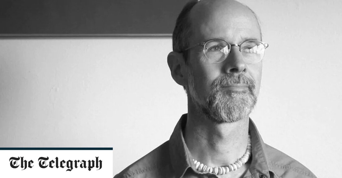 Ein Klimaaktivist ist gestorben, nachdem er sich vor dem Obersten Gerichtshof der USA in Brand gesteckt hatte, was Freunde als „einen furchtlosen Akt des Mitgefühls“ bezeichneten. Wynn Alan Bruce, ein Fotojournalist aus Colorado, wurde am Freitag ins Krankenhaus geflogen, erlag aber später seinen schweren Verbrennungen, die er am Tag der Erde erlitten hatte. Die Polizei untersucht immer noch das Motiv für die Selbstverbrennung von Herrn Bruce, aber lokale Aktivisten der Extinction Rebellion sagten: „Er starb, um Alarm wegen der Klima- und Umweltkrise zu schlagen.“ Der 50-Jährige war ein begeisterter Umweltschützer, der auf seiner Facebook-Seite oft Bilder, Artikel und Veranstaltungen zum &hellip;