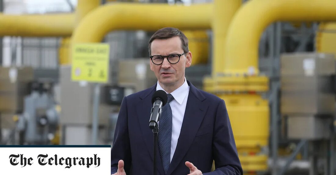 Die EU war am Mittwoch wegen russischer „Erpressung“ gespalten, Gas in Rubel zu bezahlen, nachdem Moskaus staatlich kontrollierter Energieriese die Lieferungen an zwei europäische Länder eingestellt hatte. Der Schritt von Gazprom, die Lieferungen nach Polen und Bulgarien einzustellen, nachdem die Länder sich geweigert hatten, die Lieferungen in Rubel zu bezahlen, ließ Befürchtungen über weitere Unterbrechungen im gesamten Block aufkommen. Warschau und Sofia sollen prinzipientreu Stellung bezogen und sich geweigert haben, Zahlungen in Russlands Landeswährung zu leisten, wie von Wladimir Putin gefordert. Aber Ungarn und die Slowakei bereiteten sich am Mittwoch darauf vor, ein Umgehungsmodell zu nutzen, das es ihnen ermöglichen &hellip;