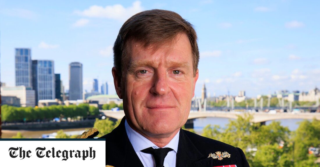 Ukrainekrieg &#8211; Sonderartikel Wladimir Putin droht ein persönlicher Preis, wenn er es wagt, in weitere Nationen außerhalb der Ukraine vorzudringen, warnte der Chef der Royal Navy. In seinem ersten Interview als First Sea Lord sagte Admiral Sir Ben Key gegenüber The Telegraph, dass es zwingend erforderlich sei, dass die Nato-Nationen daran arbeiteten, Präsident Putins Invasion in der Ukraine „einzudämmen“ und nicht zuzulassen, dass sie sich „beschleunigt von uns wegbewegt“. „Die Lehren der Geschichte würden sagen, dass wir uns gerade in einem besonders fragilen Moment befinden, weshalb es wirklich wichtig ist, dass wir uns, obwohl die Unterstützung, die wir der Ukraine &hellip;