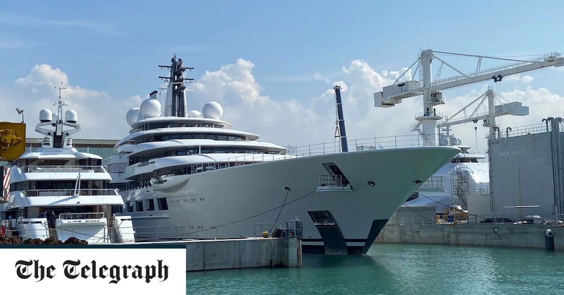 Italienische Behörden haben am Freitagabend eine mehrere Millionen Pfund schwere Superyacht beschlagnahmt, die angeblich Wladimir Putin gehört, da spekuliert wurde, dass sie den Yachthafen verlassen würde, in dem sie seit Monaten festgemacht hat. Daniele Franco, der italienische Wirtschaftsminister, unterzeichnete am späten Freitagabend ein Dekret, das jede Bewegung der Scheherazade einfriert, einem riesigen Schiff mit Spas, einem Kino und Hubschrauberlandeplätzen, dessen Wert auf 500 Millionen Pfund geschätzt wird. Der Minister handelte, nachdem die Guardia di Finanza, Italiens Finanz- und Zollpolizei, erklärt hatte, sie habe Beweise dafür gefunden, dass das Schiff mit Elementen der russischen Regierung in Verbindung steht. Ohne Namen zu &hellip;