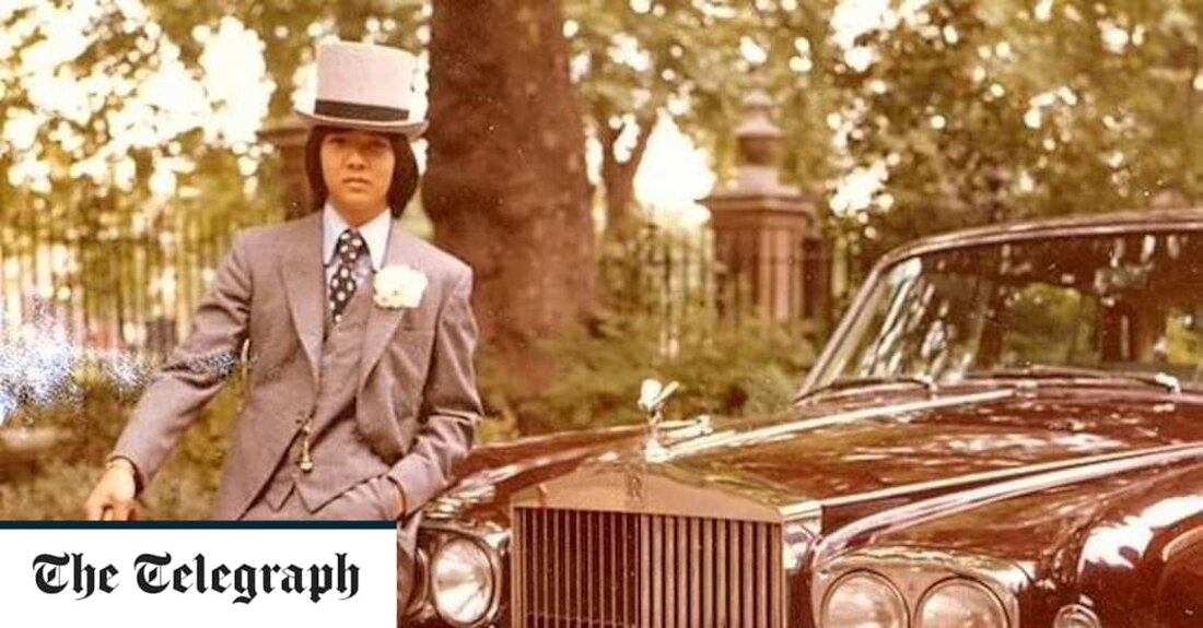 Der Sohn von Ferdinand Marcos, dem verstorbenen philippinischen Diktator, der in einem Volksaufstand gestürzt wurde, war am Montagabend auf dem Weg zu einem Erdrutschsieg bei den Präsidentschaftswahlen der südostasiatischen Nation. Es wäre ein bemerkenswertes Comeback für eine Familiendynastie, die einst in Ungnade gefallen war. Umfragen zum vorzeitigen Austritt aus fast der Hälfte der 70.000 Wahllokale deuteten darauf hin, dass Ferdinand „Bongbong“ Marcos Jr., 64, mehr als doppelt so viele Stimmen erhielt wie sein Hauptkonkurrent, Leni Robredo, 57, die scheidende Vizepräsidentin und Menschenrechtsanwältin Die offiziellen Ergebnisse werden möglicherweise erst in einer weiteren Woche bestätigt. Sara Duterte, 43, sollte ebenfalls das Amt &hellip;