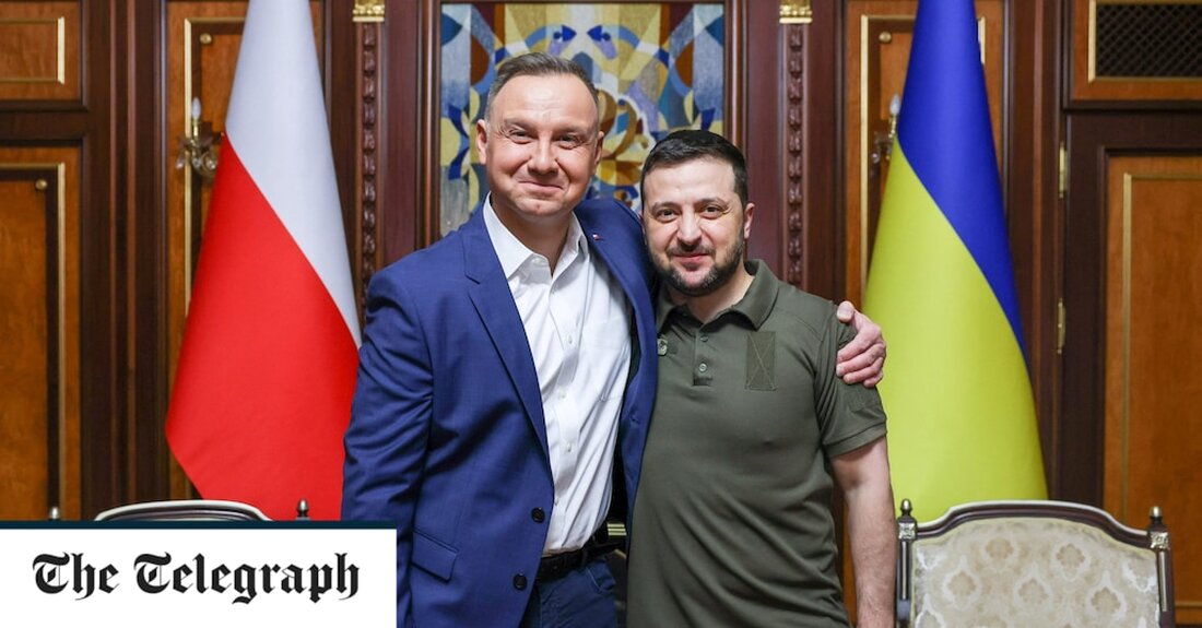 Ukrainekrieg &#8211; Sonderartikel Die Ukraine darf Wladimir Putin nicht nachgeben, sagte der polnische Präsident in einer Rede vor dem Kiewer Parlament, als er den Westen davor warnte, Russland zu beschwichtigen. Andrzej Duda, der als erster ausländischer Staatschef seit Beginn des Krieges persönlich vor ukrainischen Abgeordneten sprach, sagte, dass nur die Ukraine das Recht habe, nach Forderungen nach einer Einigung über ihre Zukunft zu entscheiden. Ukrainische Beamte schäumen über die zunehmenden Forderungen aus dem Westen, Kiew solle Territorium an Russland abtreten und den Konflikt beenden, um zu verhindern, dass der Krieg zu einem globalen Konflikt überschwappt. „Es sind besorgniserregende Stimmen aufgetaucht, &hellip;