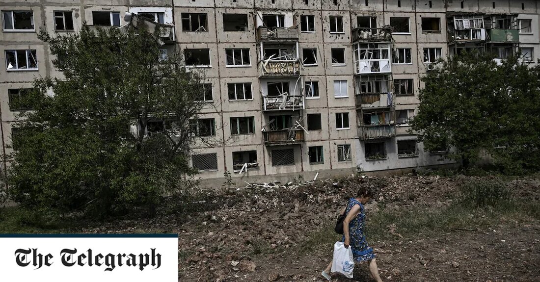 Ukrainekrieg &#8211; Sonderartikel Guten Morgen. Ukrainische und russische Truppen kämpfen Straße für Straße um die Kontrolle der Industriestadt Sewerodonezk, während der Kreml seinen Versuch zur Kontrolle der östlichen Donbass-Region verstärkt. Präsident Wolodymyr Selenskyj warnte davor, dass die russischen Streitkräfte den ukrainischen Kämpfern „in der Überzahl“ seien, bestand jedoch darauf, dass die ukrainischen „Helden ihre Stellungen halten“. Inzwischen wurden auch Dutzende ukrainischer Kämpfer, die im Azovstal-Stahlwerk in der Hafenstadt Mariupol am Schwarzen Meer getötet wurden, von den Russen in die Ukraine zurückgebracht, die nun das festungsähnliche Werk besetzen. Hier ist, was über Nacht passiert ist – und Sie können Verfolgen Sie &hellip;