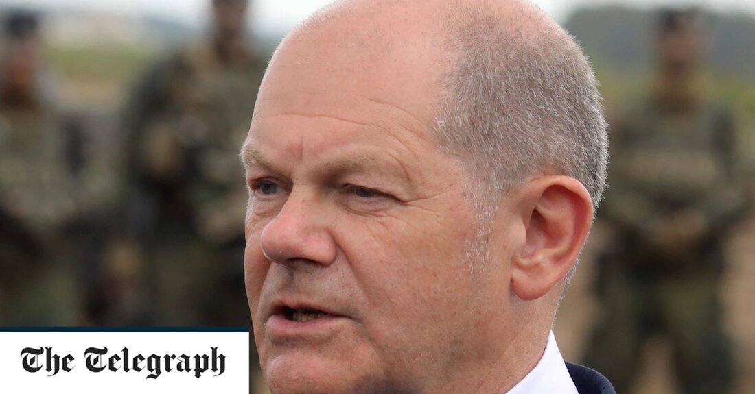 Deutschlands Bundeskanzler Olaf Scholz wird diesen Monat mit dem italienischen Ministerpräsidenten Mario Draghi und dem französischen Emmanuel Macron Kiew besuchen, berichtete eine deutsche Zeitung am Sonntag, da die Kritik an Waffenlieferungen weiter zunahm. Herr Scholz werde die ukrainische Hauptstadt vor dem G7-Gipfel Ende Juni besuchen, berichtete Bild am Sonntag unter Berufung auf französische und ukrainische Beamte. Die Kanzlerin, die wie Herr Macron und Herr Draghi die Ukraine noch besuchen wird, verbrachte das Wochenende auf dem Westbalkan und versuchte, Unterstützung für EU-Sanktionen gegen Russland zu werben. Die Reise hatte am Samstag einen holprigen Start, als der serbische Präsident Aleksandar Vuvic offenbar &hellip;