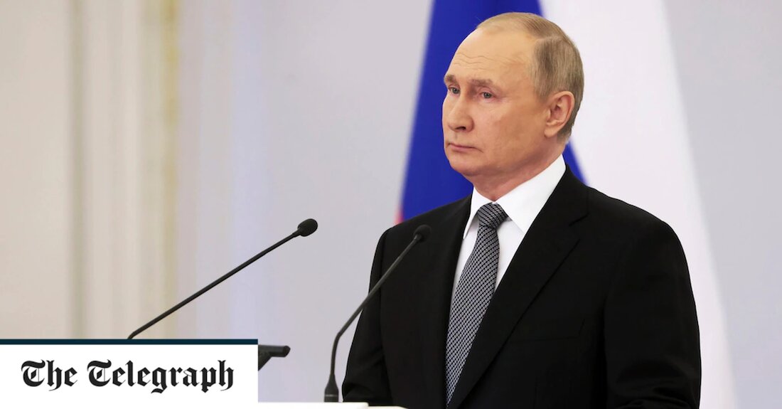Ukrainekrieg &#8211; Sonderartikel Wladimir Putin warnte davor, dass Russland bis Ende des Jahres seine neueste Interkontinentalrakete stationieren werde, die Großbritannien in drei Minuten erreichen könne. Der russische Präsident, der am Dienstag Absolventen der Militärakademie zu einer aufwendigen Zeremonie im Kreml empfangen hatte, sagte, sein Land werde seine militärischen Fähigkeiten, die durch die Verluste in der Ukraine beeinträchtigt wurden, weiter ausbauen. „Wir werden unsere Streitkräfte weiter entwickeln und stärken und dabei potenzielle militärische Bedrohungen und Risiken berücksichtigen“, sagte er und lobte die russischen Truppen in der Ukraine dafür, dass sie „mit Mut, Professionalität: wie echte Helden“ kämpfen. „Es besteht kein Zweifel, &hellip;