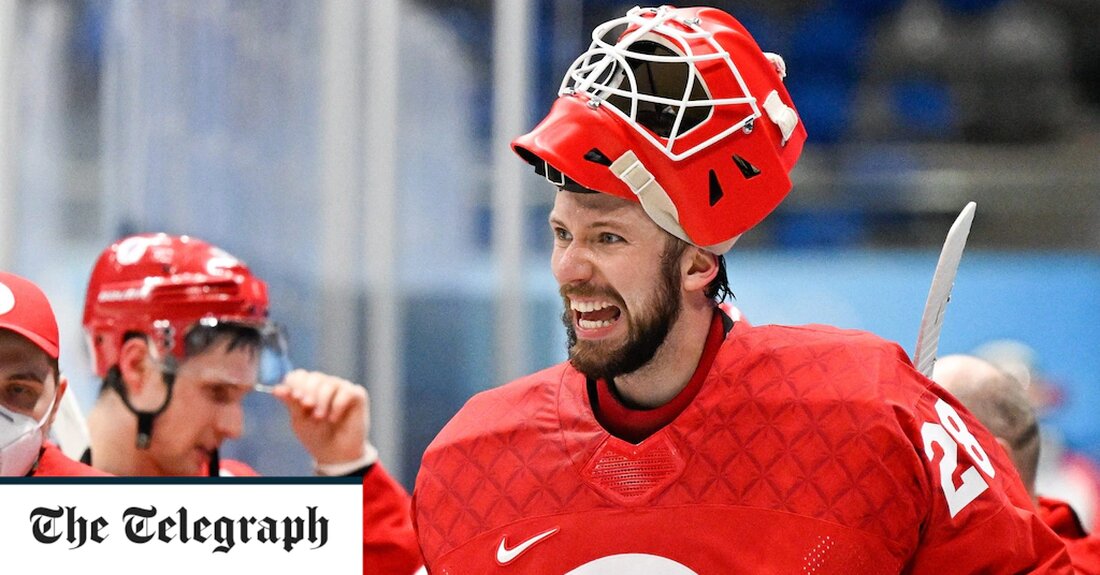 Ukrainekrieg &#8211; Sonderartikel Ein russischer Eishockeystar, der am Wochenende zwangsrekrutiert wurde, ist auf einem russischen Militärstützpunkt in der Arktis in der Nähe eines Atomtestgeländes wieder aufgetaucht. Ivan Fedotov, der am Ende der letzten Saison zum besten Torhüter der KHL-Liga gekürt wurde und bei den Olympischen Spielen in Peking Silber für Russland gewann, wurde am Freitag in St. Petersburg in einer aufwändigen Operation festgenommen, an der Sicherheitsagenten in Zivil beteiligt waren, die vor seinem Haus postiert waren und die Arena, in der er trainierte. Der 25-jährige Spieler sagte am Ende der Saison im April, dass er im Sommer in die Vereinigten &hellip;