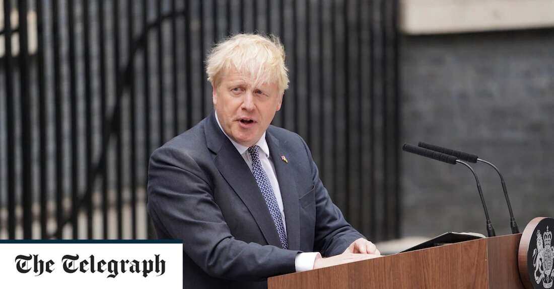 Russische Beamte stellten sich am Donnerstag an, um den Sturz von Boris Johnson zu feiern, wobei ein führender Tycoon den britischen Führer als „dummen Clown“ bezeichnete, der endlich seine gerechte Belohnung für die Bewaffnung der Ukraine gegen Russland erhalten hatte. Der Kreml sagte, er hoffe, dass in Großbritannien „mehr professionelle Leute“ an die Macht kommen, nachdem berichtet wurde, dass Herr Johnson als Parteivorsitzender der Konservativen zurücktreten werde. &#8222;Wir würden uns wünschen, dass in Großbritannien eines Tages mehr professionelle Leute an die Macht kommen, die im Dialog Entscheidungen treffen können&#8220;, sagte Dmitri Peskow, Sprecher von Wladimir Putin. &#8222;Aber im Moment gibt &hellip;