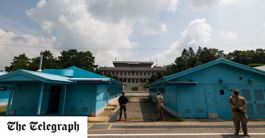 Der Leiter eines südkoreanischen Untersuchungsgremiums hat die vorherige Regierung beschuldigt, fälschlicherweise behauptet zu haben, zwei nordkoreanische Überläufer hätten 16 Menschen getötet, bevor sie in den Süden übergelaufen seien, um sie schnell in den Norden zurückzubringen. Han Ki-ho, der Vorsitzende einer Task Force der regierenden People Power Party, die unter dem ehemaligen Präsidenten Moon Jae-in eingerichtet wurde, um nationale Sicherheitsvorfälle zu untersuchen, sagte am Mittwoch bei einem Treffen im südkoreanischen Parlament, dass die beiden Männer nicht getötet hätten die 16 Personen auf dem Boot, sondern hatten stattdessen einen Massenüberlaufversuch inszeniert. Der Vorfall geht auf den 2. November 2019 zurück, als südkoreanische &hellip;