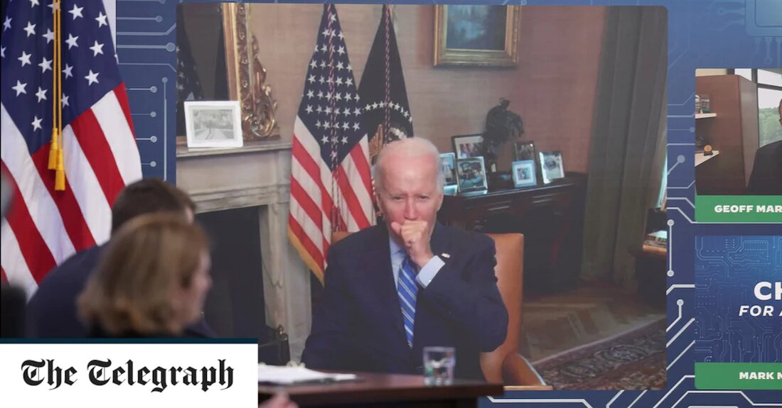 Präsident Joe Biden sagte, er fühle sich am Montag „großartig“, als er sich von Covid-19 erhole, und er erwarte, seine Isolation zu beenden und bis Ende der Woche zu normalen Arbeitsbedingungen zurückzukehren. Herr Biden hielt eine virtuelle Veranstaltung mit Halbleiterherstellern und mehreren hochrangigen Verwaltungsbeamten ab, um Gesetze zur Förderung der Chipproduktion in den Vereinigten Staaten zu fördern. Die Stimme des Präsidenten war heiser, aber ansonsten schien er bei guter Gesundheit zu sein. „Ich fühle mich großartig. Ich hatte zwei volle Nächte Schlaf“, sagte Herr Biden, der am vergangenen Donnerstag positiv auf das Coronavirus getestet und mit dem antiviralen Medikament Paxlovid &hellip;