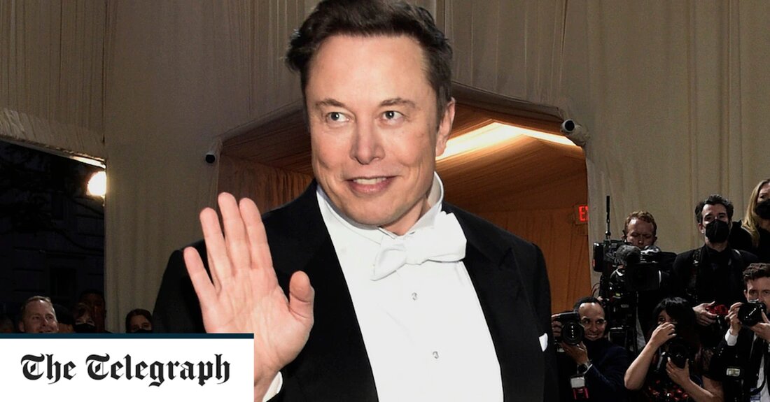 Elon Musk mag der reichste Mann der Welt sein, aber es scheint, dass er immer noch an zweiter Stelle in der Zuneigung seines Vaters steht, nachdem Errol Musk enthüllt hat, dass sein jüngerer Sohn Kimbal sein „Stolz und seine Freude“ ist. In einem breit angelegten Interview im australischen Radio am Montag behauptete der ältere Mr. Musk, er sei nicht stolz auf den Vorstandsvorsitzenden von Tesla und fahre keins seiner begehrten Elektroautos. Im Gespräch mit „The Kyle and Jackie O Show“ sagte Errol Musk, er habe nie ein Almosen von seinem ältesten Sohn erhalten, der einen geschätzten Wert von 260 Milliarden &hellip;
