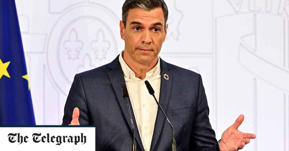 Der spanische Premierminister hat Büroangestellte aufgefordert, im Rahmen der Bemühungen, es mit der Kriegsmaschinerie des russischen Präsidenten Wladimir Putin aufzunehmen, keine Krawatten mehr zu tragen. Auf einer Pressekonferenz in Madrid sagte Pedro Sanchez, dass das Ankleiden dazu beitragen könnte, den Einsatz von gasfressenden Klimaanlagen zu reduzieren. „Ich möchte, dass Sie sehen, dass ich keine Krawatte trage“, sagte Mr. Sanchez mit einem breiten Lächeln. Der Premierminister sagte, er habe den Ministern gesagt, sie sollten ihre Verbindungen aufgeben, und hoffte, dass die Arbeitnehmer im Privatsektor diesem Beispiel folgen würden. Sich wohler zu fühlen, würde bedeuten, dass „wir alle weniger Energie verbrauchen“, sagte &hellip;