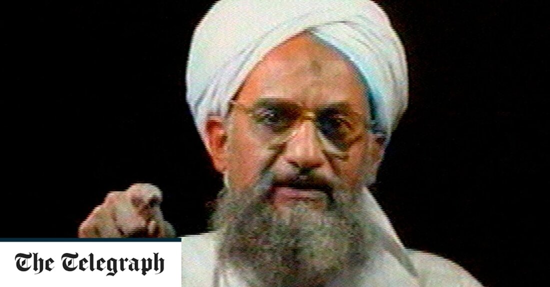 Al-Qaida-Führer Ayman al-Zawahiri ist bei einem Drohnenangriff in Kabul getötet worden. Joe Biden bestätigte am Montagabend in einer Ansprache an das amerikanische Volk, dass er den genauen Angriff autorisiert habe, „Al-Zawahiri ein für alle Mal auszuschalten“. „Gerechtigkeit wurde herbeigeführt. Dieser Terroristenführer ist nicht mehr“, sagte Herr Biden. Al-Zawahiri, 71, der als Nachfolger von Osama Bin Laden galt, stand auf der Most Wanted-Liste des FBI. „Am 30. Juli um 21.48 Uhr Ostküstenzeit und am 31. Juli um 6.18 Uhr Kabuler Zeit führten die USA auf Anweisung des Präsidenten eine Präzisionsoperation zur Terrorismusbekämpfung in Kabul, Afghanistan durch“, sagte ein Beamter der nationalen &hellip;