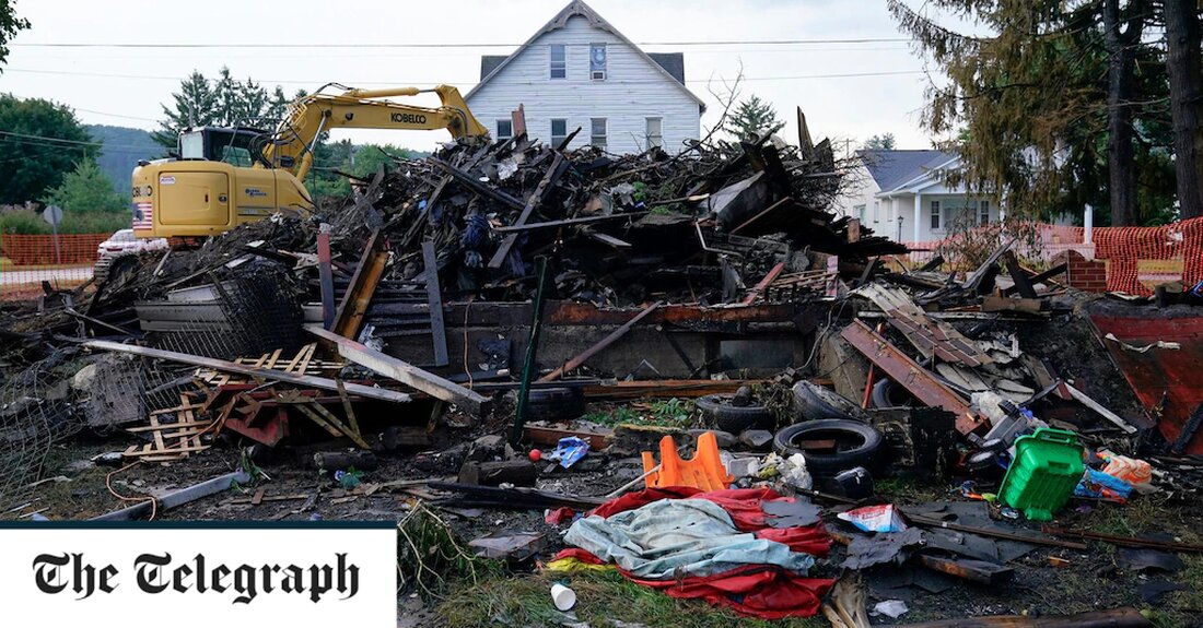 Am frühen Freitagmorgen brach ein Feuer schnell durch ein Haus im Nordosten von Pennsylvania, tötete sieben Erwachsene und drei Kinder und entsetzte einen freiwilligen Feuerwehrmann, der ankam, um gegen das Feuer zu kämpfen, nur um festzustellen, dass die Opfer seine eigene Familie waren. Die Kinder, die starben, waren 5, 6 und 7 Jahre alt, teilte die Staatspolizei von Pennsylvania in einer Pressemitteilung mit, während die sieben Erwachsenen von ihren späten Teenagern bis zu einem 79-jährigen Mann reichten. Für dieses Wochenende waren Autopsien geplant. Harold Baker, ein freiwilliger Feuerwehrmann in der Stadt Nescopeck, sagte, zu den 10 Opfern gehörten sein Sohn, &hellip;