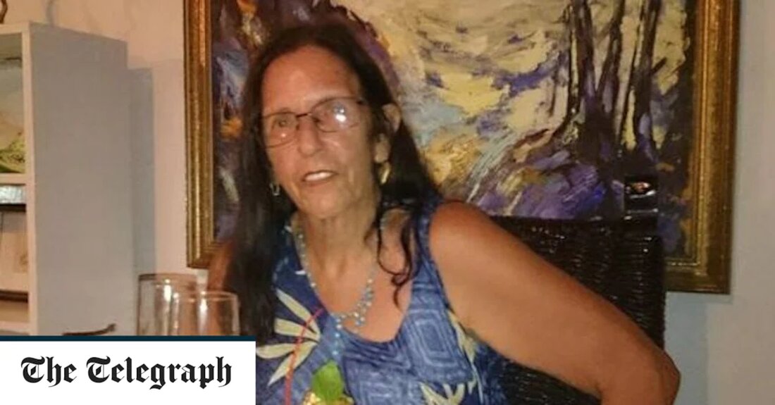 Eine britische Rentnerin wurde tot unter ihrem Bett in ihrem Haus in der Karibik gefunden, was die Polizei veranlasste, eine Mordermittlung einzuleiten. Die Leiche von Diana Theodore, 72, wurde in den frühen Morgenstunden des Samstagmorgens zusammen mit ihrem Hund in ihrem Haus in Choiseul, St. Lucia, entdeckt. Frau Theodore, die von Nachbarn als Gemeindeaktivistin beschrieben wurde, wurde am Samstag tot in ihrem Haus aufgefunden. Ein Nachbar in der Gemeinde, in der Frau Theodore seit über 30 Jahren lebt, sagte, dass sie von einem Freund, mit dem sie zusammenlebt, als vermisst gemeldet wurde. Sie zog aus Großbritannien nach St. Lucia und &hellip;