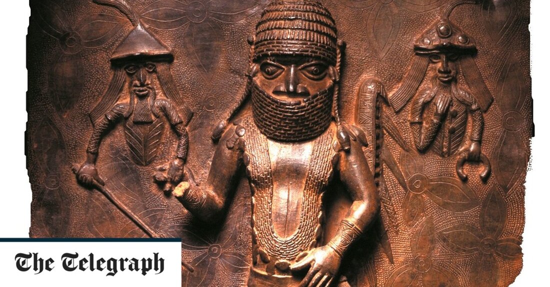 Die Benin-Bronzen dürfen nicht an Nigeria zurückgegeben werden, weil die afrikanische Nation von der Sklaverei profitierte, warnte eine US-Bürgerrechtsgruppe die Charity Commission. Die Universitäten von Oxford und Cambridge haben beschlossen, Hunderte von Kunstwerken aus dem Königreich Benin – jetzt im heutigen Nigeria – von britischen Streitkräften im Jahr 1897 zu repatriieren, eine Entscheidung, die von der Wohltätigkeitskommission abgesegnet werden muss. Aber afroamerikanische Aktivisten haben die Aufsichtsbehörde aufgefordert, die Erlaubnis zu verweigern, weil sie „den Nachkommen afrikanischer Sklavenhändler“ zugute käme. Die in New York ansässige Restitution Study Group, die rechtliche Kampagnen zur Sicherstellung von Wiedergutmachungen für die Nachkommen von Sklaven durchführt, &hellip;
