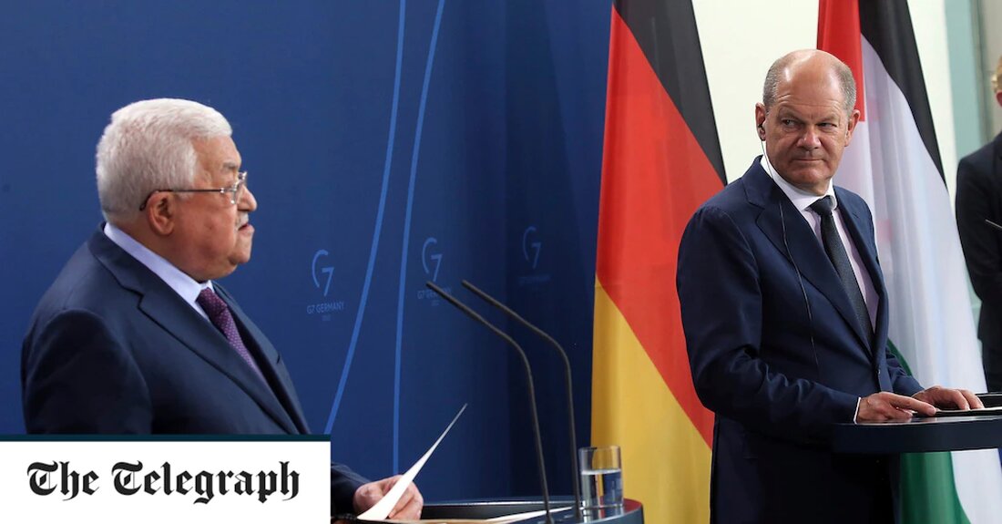 Olaf Scholz hat Äußerungen von Mahmoud Abbas, dem Führer der palästinensischen Autonomiebehörde, verurteilt, nachdem er behauptet hatte, der jüdische Staat sei für „50 Holocausts“ verantwortlich. Herr Abbas machte die aufrührerische Bemerkung, als er auf einer Pressekonferenz in Berlin mit Olaf Scholz, dem deutschen Bundeskanzler, über die Ermordung von Palästinensern durch israelische Streitkräfte sprach. „Wenn wir die Vergangenheit durchgehen wollen, machen Sie weiter … Ich habe 50 Massaker, die Israel begangen hat … 50 Massaker, 50 Holocausts. Und bis heute werden jeden Tag mehr von der IDF getötet [Israeli military] von Israel“, sagte er. Herr Scholz sah sich vernichtender innerstaatlicher Kritik &hellip;