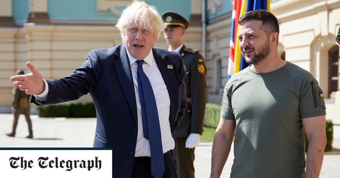 Boris Johnson hat Deutschland beschuldigt, zu wollen, dass die Ukraine sich schnell Russland anschließt, um einen langwierigen Konflikt zu vermeiden, und behauptet, Frankreich habe bis zum Moment der Invasion „abgelehnt“. Der ehemalige Ministerpräsident kritisierte auch Italiens anfängliche Reaktion auf die Aggression Moskaus. Er sagte, die unterschiedlichen Meinungen hätten die Spannungen zwischen den westlichen Regierungen darüber angeheizt, wie die Ukraine am besten unterstützt werden könne. „Diese Sache war ein riesiger Schock … wir konnten sehen, wie sich die taktischen Gruppen des russischen Bataillons anhäuften, aber verschiedene Länder hatten sehr unterschiedliche Perspektiven“, sagte er gegenüber CNN. „Die deutsche Ansicht war zu einem &hellip;
