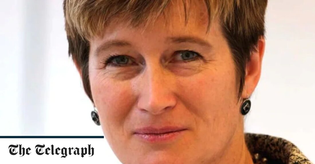 Berichten zufolge haben die Behörden von Myanmar Vicky Bowman festgenommen, die ehemalige britische Botschafterin in der südostasiatischen Nation, die seit einem Putsch im Jahr 2021 von Unruhen heimgesucht wird. Frau Bowman und ihr Ehemann Htein Lin, eine burmesische Künstlerin und ehemalige politische Gefangene, sollen am Mittwoch festgenommen und im berüchtigten Insein-Gefängnis am Rande der Handelshauptstadt Yangon festgehalten worden sein. Der ehemalige Diplomat, der von 2002 bis 2006 als Botschafter fungierte und über jahrzehntelange Erfahrung im Land verfügt, leitet derzeit das Myanmar Centre for Responsible Business. Ihr Ehemann Htein Lin ist einer der berühmtesten Künstler Myanmars und ein langjähriger Aktivist, der &hellip;
