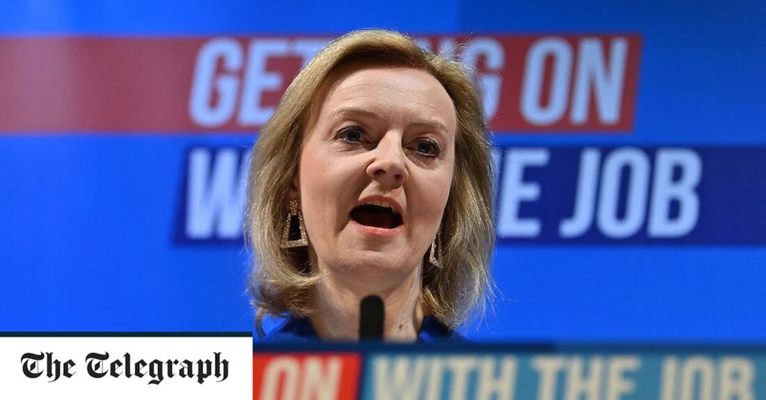 Neuer Ministerpräsident 22 Artikel Bar Premierministerin Liz Truss bedeutet eine Sache für den Brexit; weitere Kämpfe mit Brüssel. Die EU bereitet sich auf turbulente „Flitterwochen“ mit der Nachfolgerin von Boris Johnson vor und erwartet, dass sie den Brexit-Vertrag zerreißt, der die Grenze zur Irischen See geschaffen hat. „Ich denke, wir haben aus der Geschichte gelernt, dass es nur eine Sache gibt, die die EU versteht, und das ist Stärke. Ich bin stark genug, um dies zu erreichen“, sagte Frau Truss bei einer seltenen Gelegenheit, in der das Nordirland-Protokoll auftauchte Wahlkampf. Brüssel wird sich rächen müssen. Die Frage und die Berechnung &hellip;