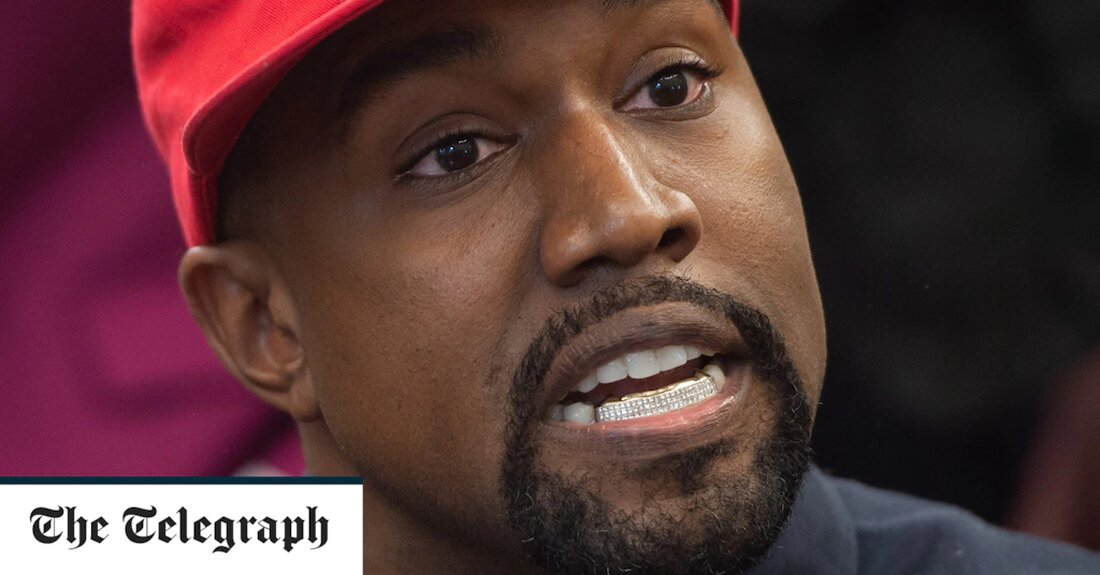 Kanye West hat eine private Religionsschule eröffnet, in der Eltern Geheimhaltungsvereinbarungen unterzeichnen müssen und Kinder Parkour- und „Enrichment“-Kurse erhalten. Der umstrittene Rapper und Designer will durch Kurse an der nach seiner verstorbenen Mutter benannten Donda Academy in Simi Valley, Kalifornien, eine „neue Generation von Führungskräften“ schaffen. Die christliche Vorbereitungsschule wurde Berichten zufolge im August für 100 Schüler im Alter von fünf bis 18 Jahren geöffnet – aber da Geheimhaltungsvereinbarungen getroffen wurden, ist wenig über die Schule bekannt. Sogar die Lokalzeitung von Simi Valley bemerkte in einem Juni-Artikel, dass sie niemanden von der Akademie für einen Kommentar erreichen konnte. Der Lehrplan &hellip;