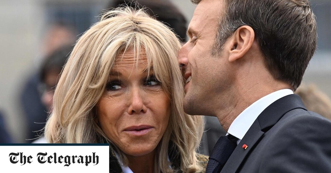 Brigitte Macron hat sich dafür eingesetzt, Frankreichs Tradition ohne Schuluniformen aufzugeben, was ihren Ehemann wahrscheinlich in Verlegenheit bringen würde. Frau Macron, die bei ihrem Treffen die Schullehrerin von Präsident Emmanuel Macron war, mischte sich gerade ein, als nationalistische Abgeordnete der Partei National Rallye von Marine Le Pen am Donnerstag einen Antrag auf Uniformpflicht stellten. Schuluniformen sind in Frankreich seit 1968 an staatlichen Schulen praktisch abgeschafft, stehen aber regelmäßig auf der politischen Agenda. Das Thema hat das Macron-Lager gespalten, und einige Abgeordnete forderten kürzlich „das Tragen eines gemeinsamen Schuloutfits“, um „ein Zugehörigkeitsgefühl zu schaffen“. Pap Ndiaye, Bildungsminister von Herrn Macron, verwarf &hellip;