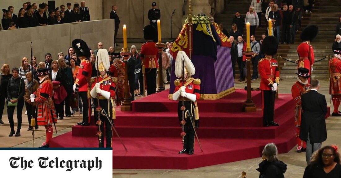 HM Queen Elizabeth II &#8211; Vollständige Berichterstattung Kaiser Naruhito von Japan wird zu Hunderten von ausländischen Würdenträgern gehören, die mit dem Bus zur Beerdigung von Königin Elizabeth II. in die Westminster Abbey gebracht werden. Das Foreign, Commonwealth and Development Office legt für fast alle Teilnehmer Sammeltransporte fest, um die Zeiteinteilung zu kontrollieren und die Veranstaltung sicher zu halten. Dies bedeutet, dass sich zahlreiche der wichtigsten politischen und königlichen Persönlichkeiten in ihren jeweiligen Ländern den Transport teilen müssen, um den Dienst für die verstorbene Königin zu erreichen. Quellen, die mit den Plänen vertraut sind, schlugen vor, dass High-End-Reisebusse für den Transport &hellip;