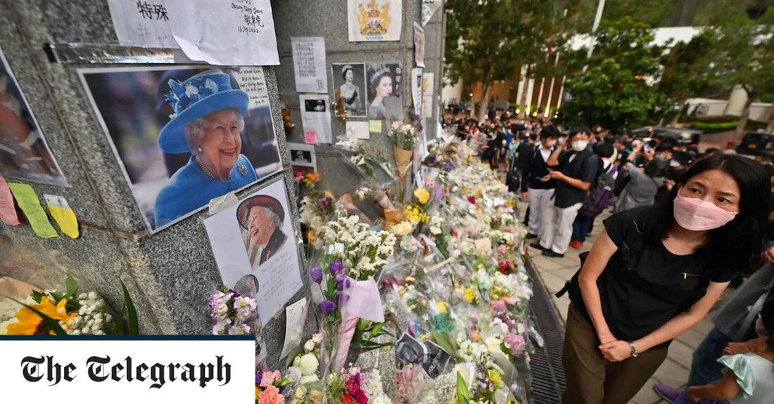 HM Queen Elizabeth II &#8211; Vollständige Berichterstattung Königin Elizabeth II. wurde während ihres Staatsbegräbnisses am Montag auf der ganzen Welt betrauert, ein Beweis für das Ausmaß der weltweiten Ehrfurcht und des Respekts für sie. Während ihrer Regierungszeit besuchte die verstorbene Monarchin mehr als 100 Länder auf sechs Kontinenten, und ihr Tod löste Trauer aus allen Ecken der Welt aus. Hunderte von ausländischen Würdenträgern reisten zu diesem Anlass nach London, und mehr als 20 hochkarätige ausländische Mitglieder der königlichen Familie schlossen sich Politikern und Vertretern des Commonwealth an. In Frankreich wurde die Metrostation George V in Paris für diesen Tag zu &hellip;
