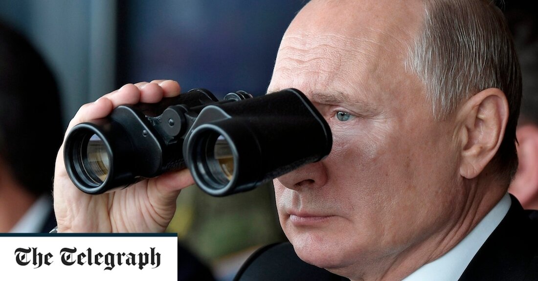 Wladimir Putin wird angesichts von Niederlagen auf dem Schlachtfeld unbesonnen und geheimnisvoll, warnten Kreml-Insider, da der russische Führer angeblich schnelle Entscheidungen trifft, ohne sich mit einigen seiner Militärchefs zu beraten. In den letzten Wochen haben wir mit 15 Beamten, Abgeordneten und Führungskräften öffentlicher und privater Unternehmen gesprochen. Mehr als die Hälfte waren Führungskräfte. Alle unsere Quellen in der Elite – die alle unter der Bedingung der Anonymität sprachen – sagten, der militärische Konflikt werde erst in den kommenden Monaten eskalieren. Doch niemand kann vorhersagen, was passieren wird, wenn Russland verliert. Die bedeutendste Niederlage der russischen Armee seit Kriegsbeginn veränderte die &hellip;