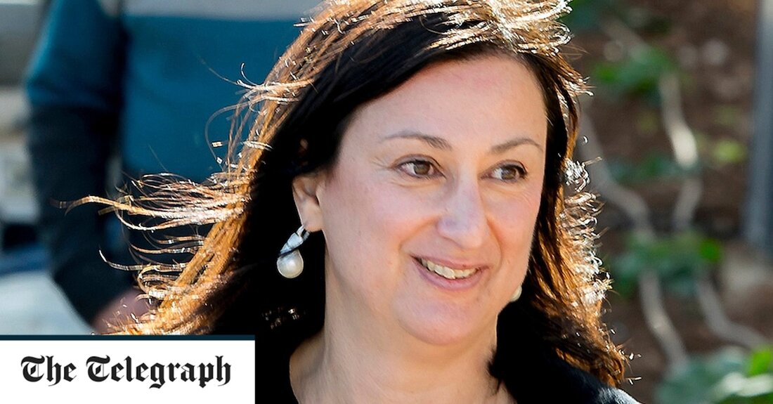 Zwei Brüder wurden am Freitag wegen des Autobombenmordes an der maltesischen Journalistin Daphne Caruana Galizia zu jeweils 40 Jahren Haft verurteilt, was Europa schockierte und den Rücktritt des Premierministers des Landes erzwang. Frau Caruana Galizia, 53, eine der prominentesten Kritikerinnen Maltas der politischen Elite des Landes, wurde im Oktober 2017 bei einem von führenden Persönlichkeiten des Establishments angeordneten Attentat durch eine Autobombe getötet. Die vom Zentralgericht von Valetta verhängten Urteile gegen George (59) und Alfred Degiorgio (57) fielen am ersten Tag ihres Prozesses – und fast fünf Jahre auf den Tag, an dem sie ermordet wurde. Das dramatische Verfahren am &hellip;