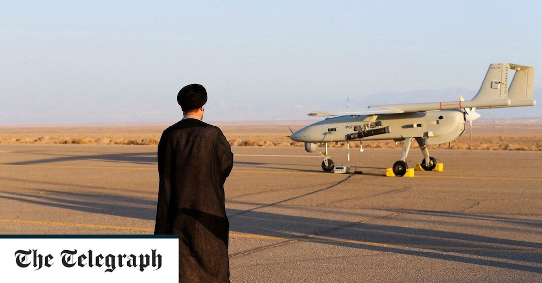Der Iran hat von Russland eine erbeutete britische Panzerabwehrrakete im Austausch gegen unbemannte Drohnen erhalten, die zum Angriff auf die Ukraine eingesetzt werden, so The Telegraph. Der Kreml übergab 120 Millionen Pfund in bar zusammen mit hochmodernen britischen und US-Waffen, die von ukrainischen Truppen beschlagnahmt wurden, um die Drohnen zu bezahlen, hat eine Sicherheitsquelle behauptet. Das Bargeld und die Waffen wurden in den frühen Morgenstunden des 20. August mit einem russischen Militärflugzeug auf einen Flughafen in Teheran geflogen, berichtete Sky News am Dienstagabend. An Bord des russischen Militärfrachtflugzeugs befanden sich eine britische Panzerabwehrrakete NLAW, eine US-Panzerabwehrrakete Javelin und eine US-Stinger-Flugabwehrrakete. &hellip;