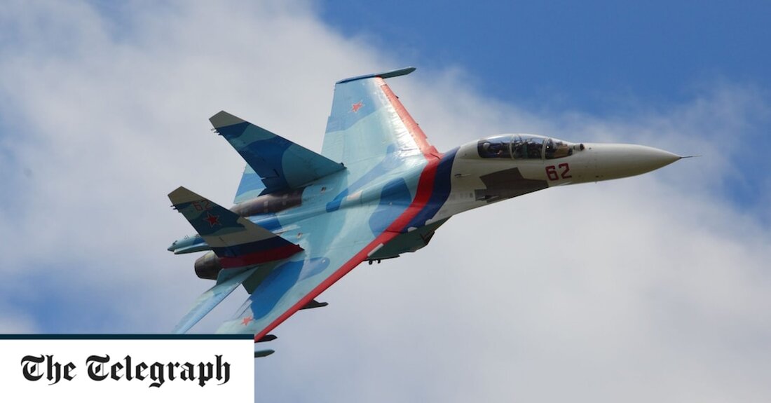Der Iran soll „innerhalb des nächsten Jahres“ Kampfflugzeuge der Spitzenklasse aus Russland erhalten, im Austausch für die Kamikaze-Drohnen, die auf das Schlachtfeld in der Ukraine geschickt werden, sagten US-Quellen am Freitagabend. Downing Street und das Weiße Haus warnten davor, dass die neuen &#8222;schmutzigen Geschäfte&#8220; einer &#8222;groß angelegten militärischen Partnerschaft&#8220; zwischen Teheran und Moskau gleichkämen. Die USA warnten später, dass Russland sein Nukleararsenal, bereits das größte der Welt, ausbaue und modernisiere. Russland plant, Teheran fortschrittliche militärische Ausrüstung und Komponenten zu schicken, darunter Hubschrauber und Luftverteidigungssysteme, sagten US-Geheimdienstquellen. Beamte der Biden-Regierung sagten, iranische Piloten würden in Russland bereits darin geschult, wie man &hellip;