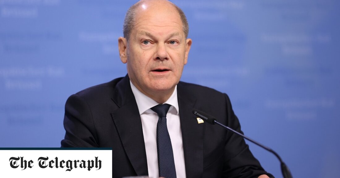 Olaf Scholz wird der erste westliche Staatschef sein, der China seit Beginn der Covid-Pandemie besucht, nachdem die deutsche Bundeskanzlerin bestätigt hat, dass er nächsten Monat mit einer Delegation von Wirtschaftsführern in das Land fliegen wird. Die Bestätigung der Reise kam Anfang November, als Herr Scholz Berichte zurückwies, er habe trotz schwerwiegender Vorbehalte einer Reihe hochrangiger Minister seiner Regierung beschlossen, chinesische Investitionen in einen Hamburger Hafen durchzusetzen. Der Zeitpunkt ist heikel, da der Besuch genau zu dem Zeitpunkt stattfinden wird, zu dem der chinesische Präsident Xi Jinping seine jahrzehntelange Amtszeit verlängern und die Macht ergreifen wird, während mehrere EU-Länder fordern, dass &hellip;
