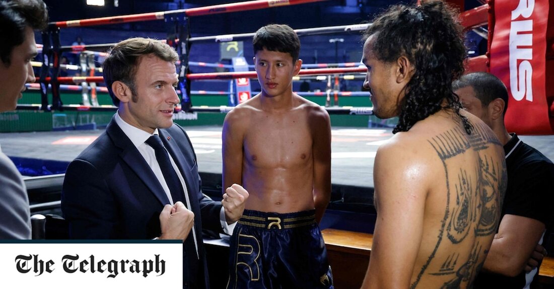 Emmanuel Macron aus Frankreich und Xi Jinping aus China tauschten am Donnerstag Widerhaken über ihre konkurrierenden Visionen für den hochstrategischen asiatisch-pazifischen Raum, als führende Politiker der Welt zu einem regionalen Gipfel in Thailand landeten. „In dieser stark umkämpften Region, die Schauplatz einer Konfrontation zwischen den beiden großen Weltmächten ist, besteht unsere Strategie darin, Freiheit und Souveränität zu verteidigen“, sagte Macron. Er landete am späten Mittwoch in Bangkok für das Asia Pacific Economic Coordination (APEC) Forum, das darauf abzielt, Frankreichs strategische Ambitionen in der Region nach dem demütigenden Schlag Australiens, das einen großen U-Boot-Vertrag im Jahr 2021 kündigte, neu zu beleben. &hellip;