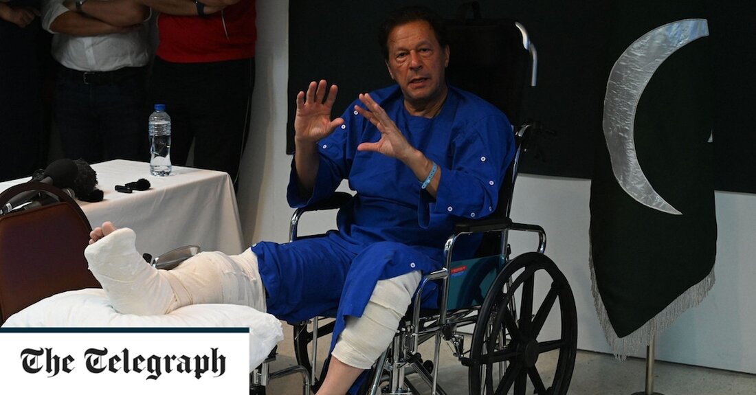 Der ehemalige pakistanische Premierminister Imran Khan strebt gute Beziehungen zum benachbarten Indien an, sagt aber, dass dies „ausgeschlossen“ sei, solange die nationalistische Bharatiya Janata Party (BJP) in Delhi an der Macht bleibt. Herr Khan schwärmte gegenüber The Telegraph von den potenziellen wirtschaftlichen Vorteilen, die der Aufbau von Handel zwischen den beiden geopolitischen Erzrivalen mit sich bringen würde, sagte jedoch, dass diese niemals realisiert würden, bis Delhi seine Haltung gegenüber der umstrittenen Region des von Indien verwalteten Kaschmirs ändert. „Die Vorteile wären enorm. Aber wir stecken in diesem Problem fest und brauchen einen starken Fahrplan, um es zu lösen. Ich denke, &hellip;